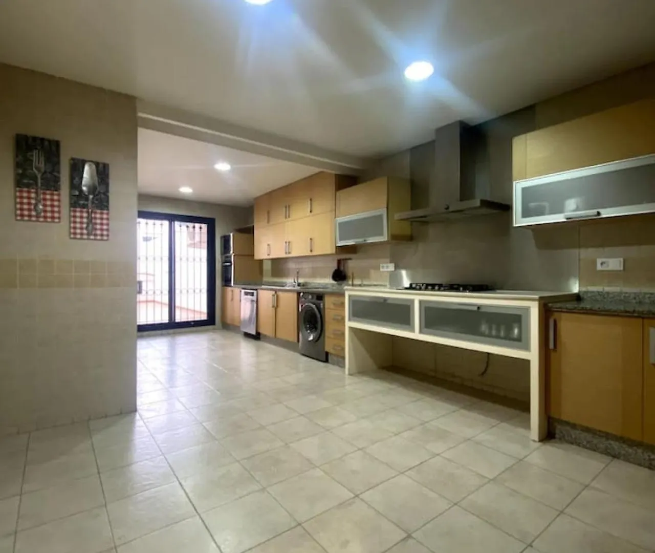 Casablanca 3 Bed Unit In Triangle Dor With Parking Apartment