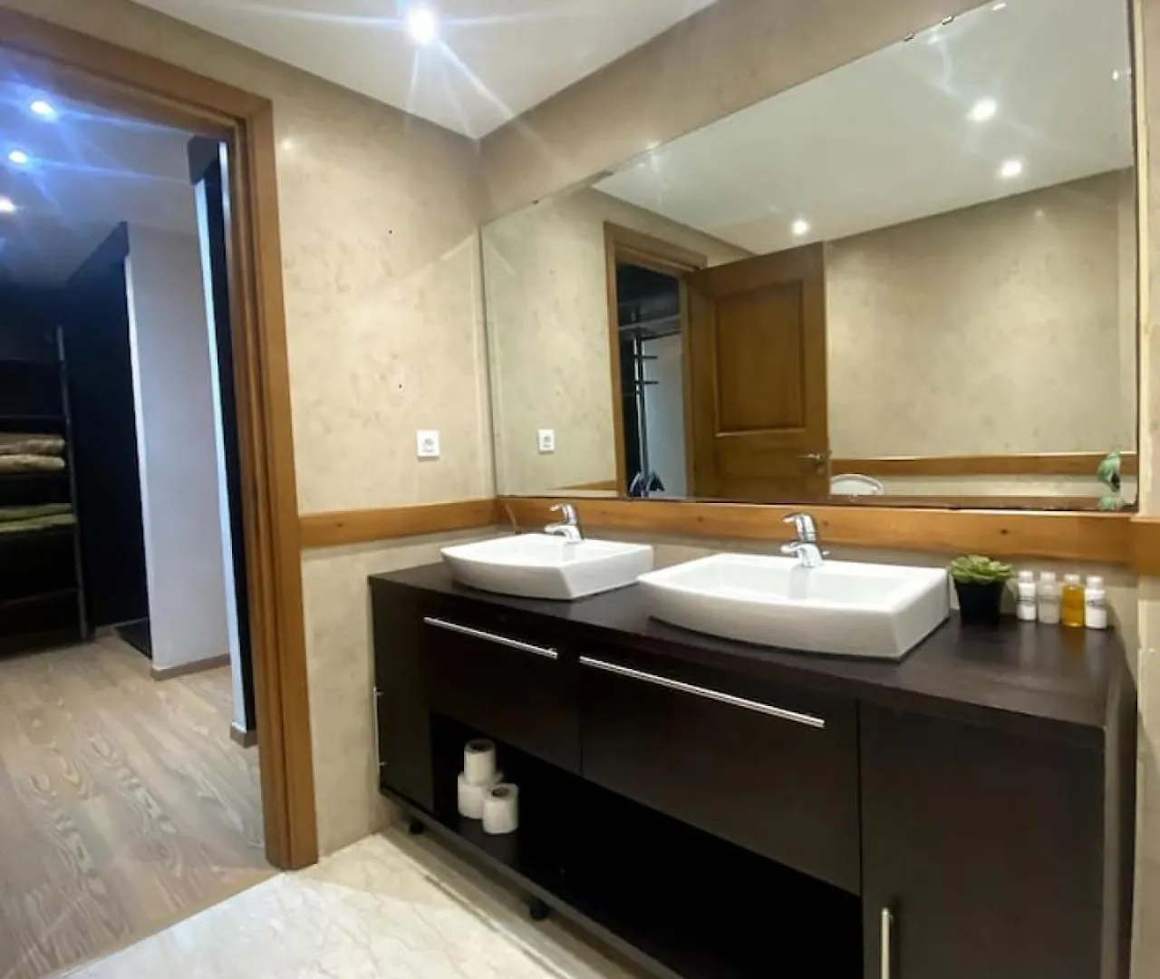 Casablanca 3 Bed Unit In Triangle Dor With Parking Apartment 0*,