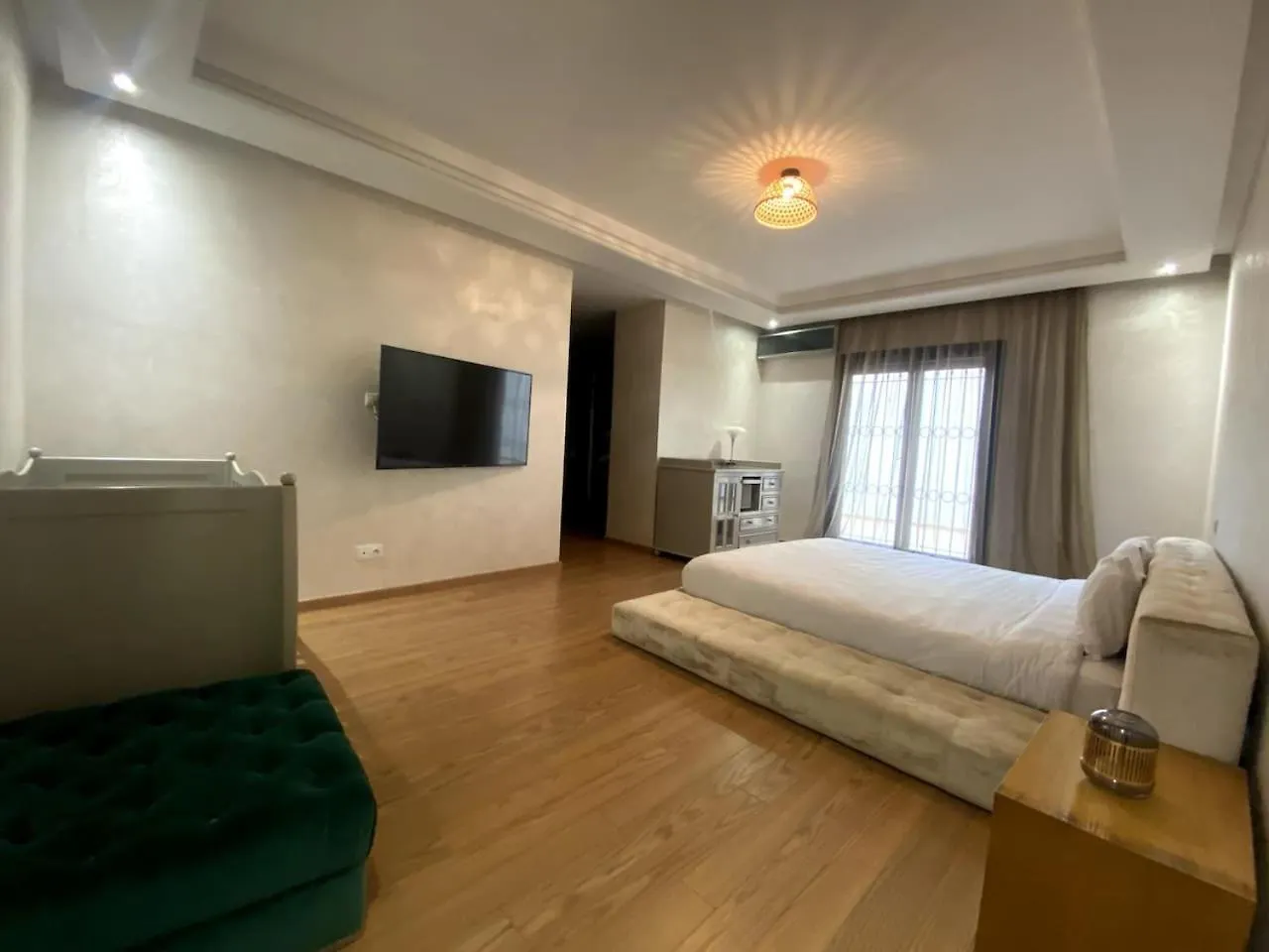 Casablanca 3 Bed Unit In Triangle Dor With Parking Apartment
