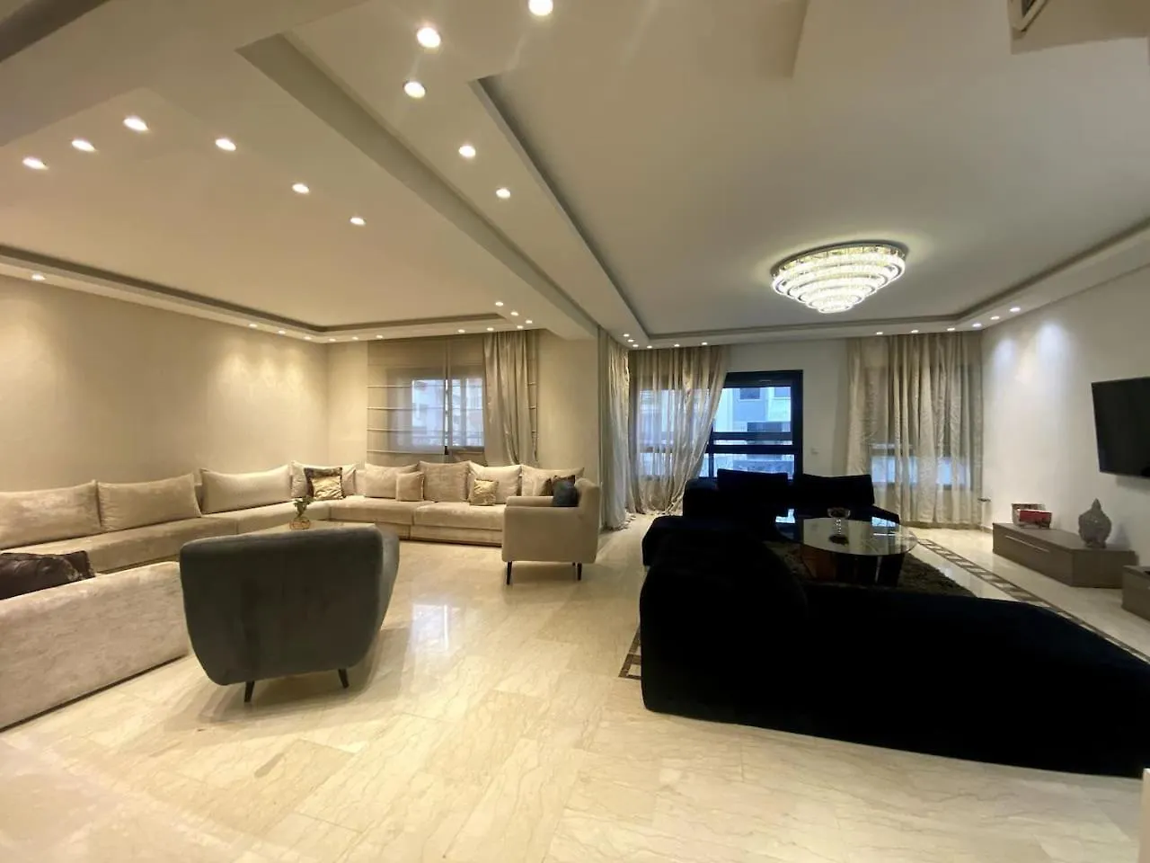 Casablanca 3 Bed Unit In Triangle Dor With Parking Apartment Morocco