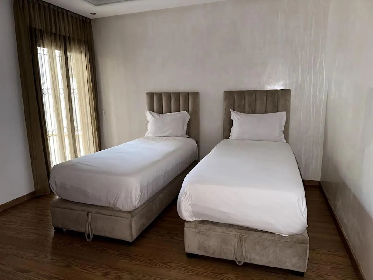 Casablanca 3 Bed Unit In Triangle Dor With Parking Apartment