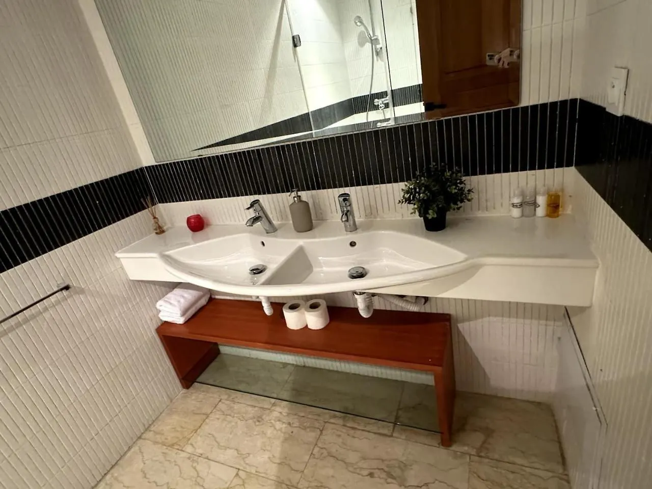 Casablanca 3 Bed Unit In Triangle Dor With Parking Apartment