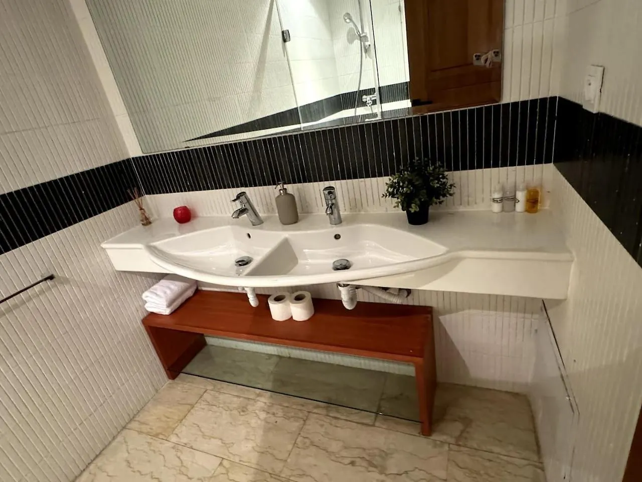 Casablanca 3 Bed Unit In Triangle Dor With Parking Apartment 0*,