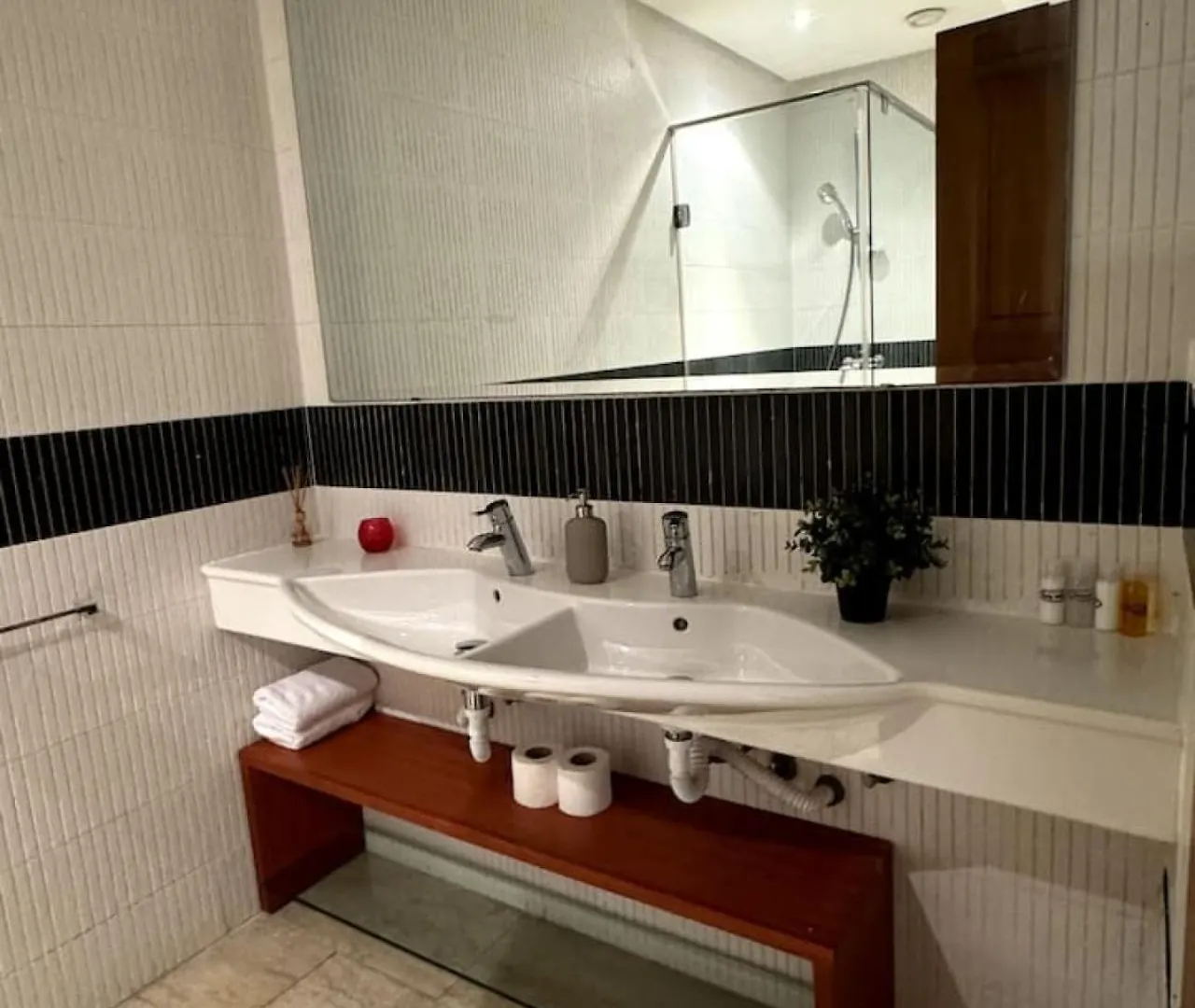 Casablanca 3 Bed Unit In Triangle Dor With Parking Apartment