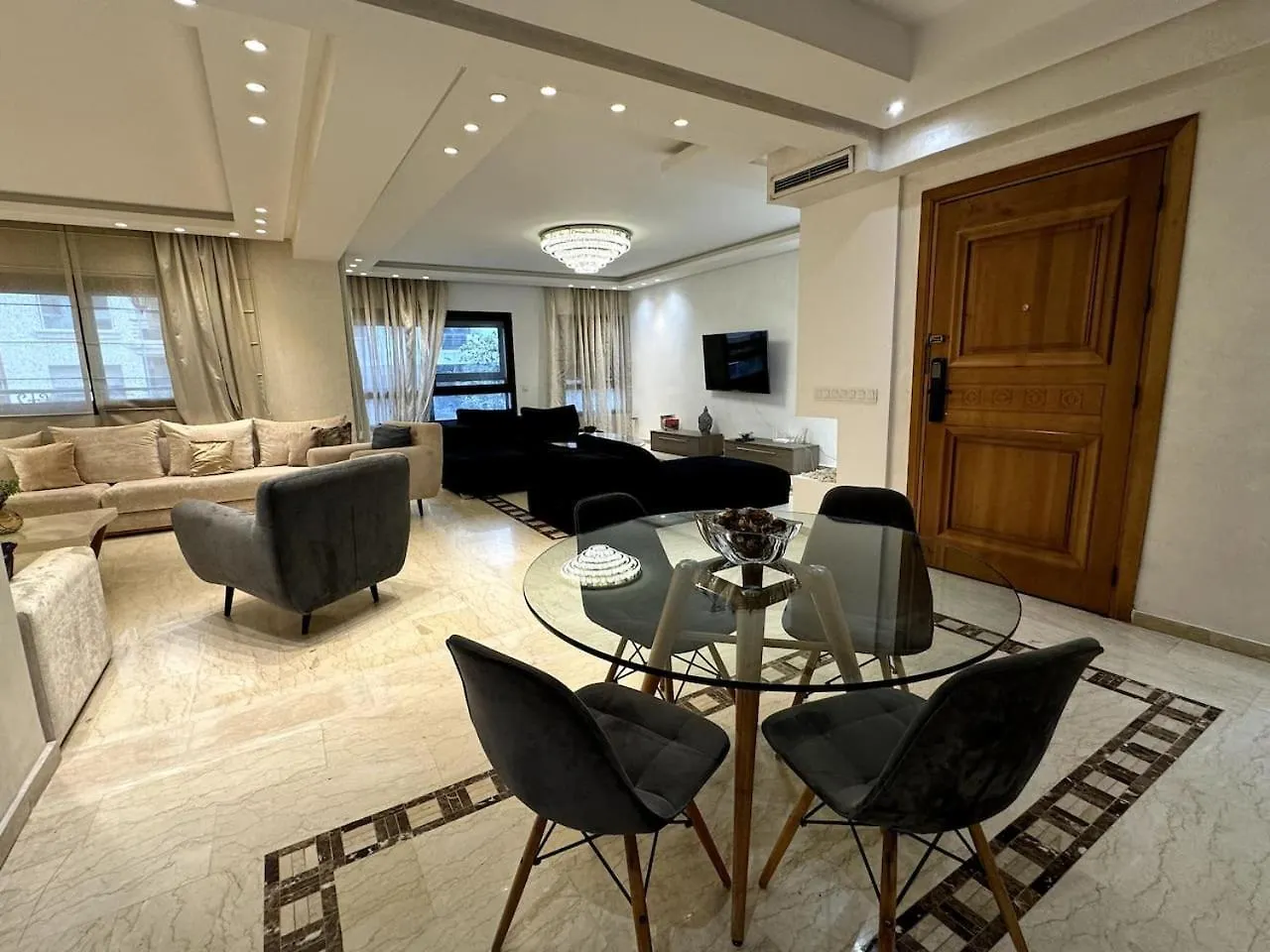 Casablanca 3 Bed Unit In Triangle Dor With Parking Apartment